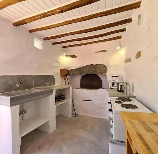 Semesterbostad Syros - Cycladic Stone House Ano Syros