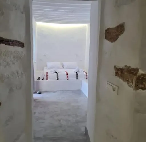 Syros - Cycladic Stone House Ano Syros