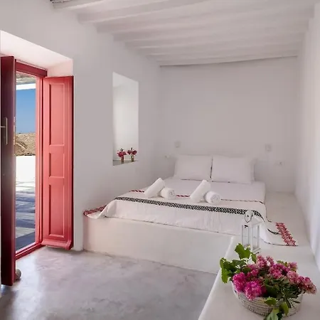 - Cycladic Stone House * Ano Syros