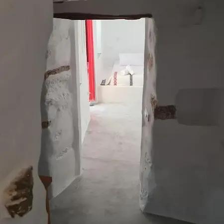 - Cycladic Stone House * Ano Syros